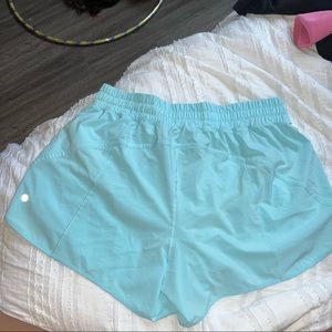 lululemon track that mid rise lined short 5”